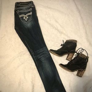 Trina Straight Rock Revival Jeans: Size 26